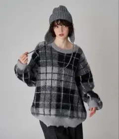 【完売品・未使用】ONCILY シャギーチェックボリュームニット グレー Mのサムネイル