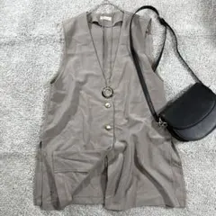 アースミュージックアンドエコロジー　ベスト　ジレ　ロング丈　スリット　カジュアル