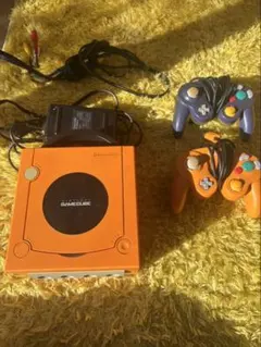 オレンジ ゲームキューブ 本体とコントローラー2つ