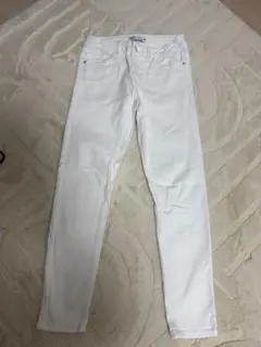 ZARA ホワイトスキニーデニム