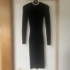 H &Mフリルネック ニットワンピース 黒
