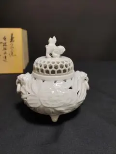 茶道具　出石焼　白磁牡丹透香炉　 獅子蓋　三足香炉　山本秀壺造　古美術　香道具 2026年最新】山本秀壺の人気アイテム - メルカリ
