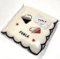 新品　FURLA タオルハンカチ バック柄刺繍　大判のサムネイル