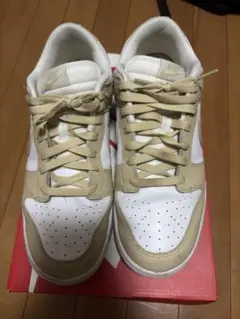 NIKE DUNK LOW ナイキダンクローアイボリーベージュ スニーカーのサムネイル