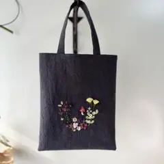手刺繍の贈り物　リネン100% トートバッグ　Mサイズ　ハンドメイド　サブバッグ