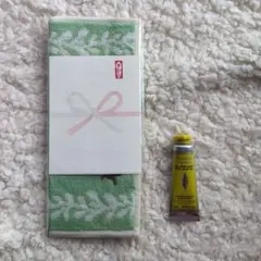 L❜OCCITANE ハンドクリーム１0ml と シャルレ　ミニタオル