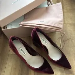 miu miu ベルベット パンプス 37.5のサムネイル