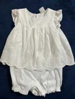 【新品】値下げ中✩baby GAP 白いロンパース フリル　レース　3-6ヶ月