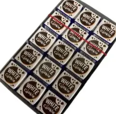最安値❣️ チロルチョコ 大きい コンビニサイズ ホワイト＆クッキー ×30個入のサムネイル