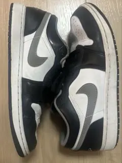 NIKE AIR JORDAN 1 shadowのサムネイル