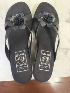 ISLAND SLIPPER フラワーモチーフ ウェッジソールサンダルのサムネイル