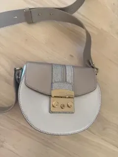 FURLA フルラ　ラウンド型ショルダーバッグ グレー