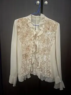 【美品】フリルブラウス ベージュ 長袖