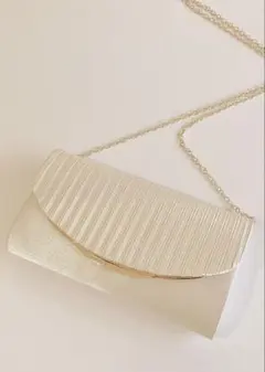 アイボリー プリーツデザイン クラッチバッグ