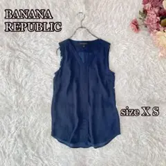 ●BANANA REPUBLICドット柄スキッパーノースリーブブラウス（S相当）