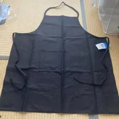 無地エプロン　黒　フリーサイズ　新品