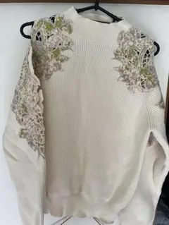 アイボリー 花柄刺繍 長袖ニット