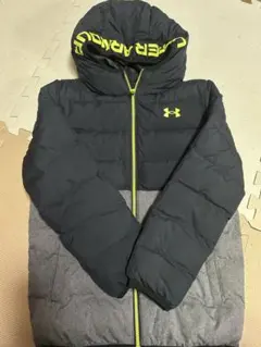 美品 Under Armour フード付きダウンジャケット 150cm