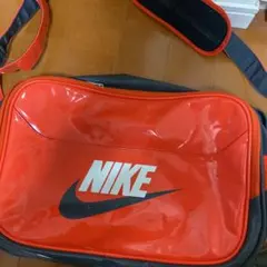 NIKE エナメルバッグ