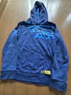 Under Armour 迷彩柄フード付きパーカー YLG