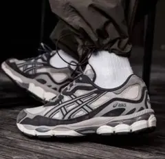 ASICS GEL-NYC Oatmeal Obsidian Greyのサムネイル