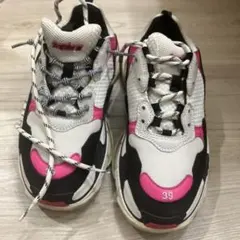 タイムセール中 BALENCIAGA Triple S スニーカー ピンク 39のサムネイル
