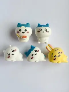 ちいかわ　インテリアミニフィギュア 寝そべり　ハチワレ　パツワレ　5個セットのサムネイル