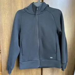 UNIQLO ブラックパーカー サイズ140