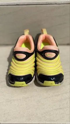 Nike スニーカーダイナモフリー