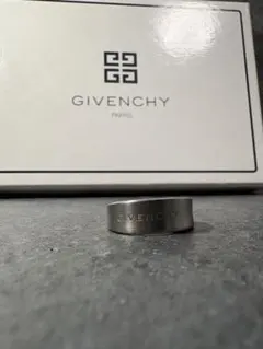 Givenchyリング26号前後