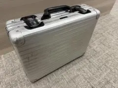 【未使用】RIMOWA リモワ アタッシュケース 90807 2026年最新】RIMOWA リモワ/アタッシュケースの人気アイテム - メルカリ