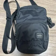 PORTER ブラックショルダーバッグのサムネイル