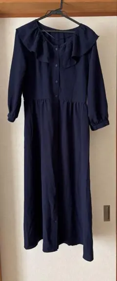 GU ネイビー フリル付きロングワンピース