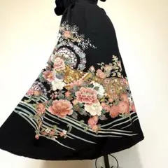 【1点物】美品　着物　リメイク　ロングスカート　黒留袖　花柄　派手