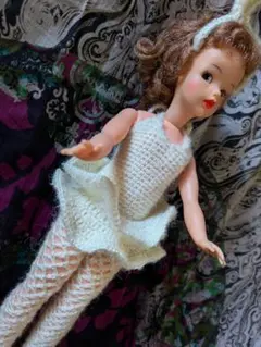 タミーちゃんサイズのクリーム色のハンドニットのチュチュ