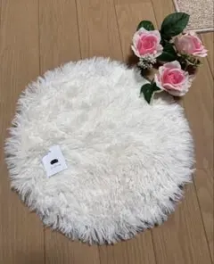 新品　ボアシートクッション　白　ふわふわ