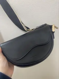 ショルダーバッグ　レディース　ブラック