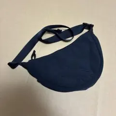 新品　UNIQLO ラウンドミニショルダーバッグ ブラックのサムネイル