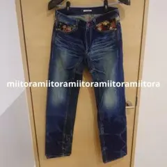 Item thumbnail for item c2fb3d42-03b9-4ff1-8495-4e48dc33a386