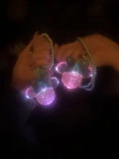 ディズニーミニー　光るペンダント　ネックレス　おもちゃ　1つ