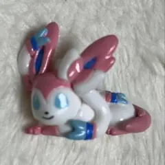 ニンフィア　バスモム　ポケモン