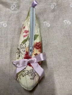 花柄ポーチ バレーシューズ型