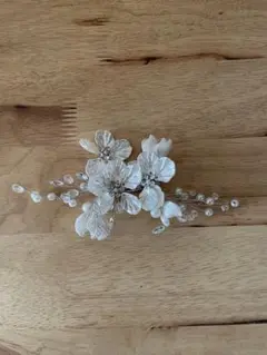 花モチーフのウェディングヘッドドレス