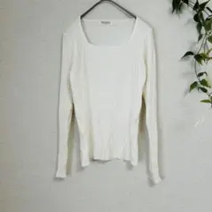 美品✨スクエアネック リブニット トップス ホワイト 白 シャーリング 細見え