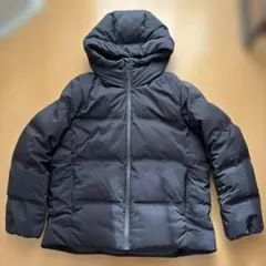ブラック フード付きダウンジャケット