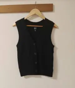 GAP ブラック ニットベスト　レディース