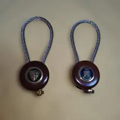 【レア】イタリア製　ヴィンテージ　ウッド製　キーホルダー　２種セット　エンブレム