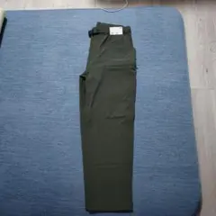 UNIQLO ユーティリティワークパンツ オリーブのサムネイル