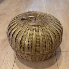 蓋付き籠　小物入れ　丸型　りんご型　かご　カゴ　バスケット