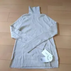 【まーしゃ様】ミラオーウェン　ニット　ハイネック　タートル　ベージュ系　ホワイト